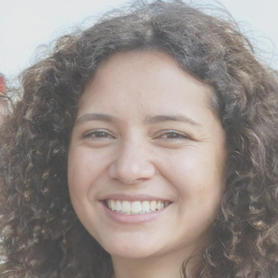 Ritratto professionale di Eleonora Fabbri, consulente esperta in salute dei capelli